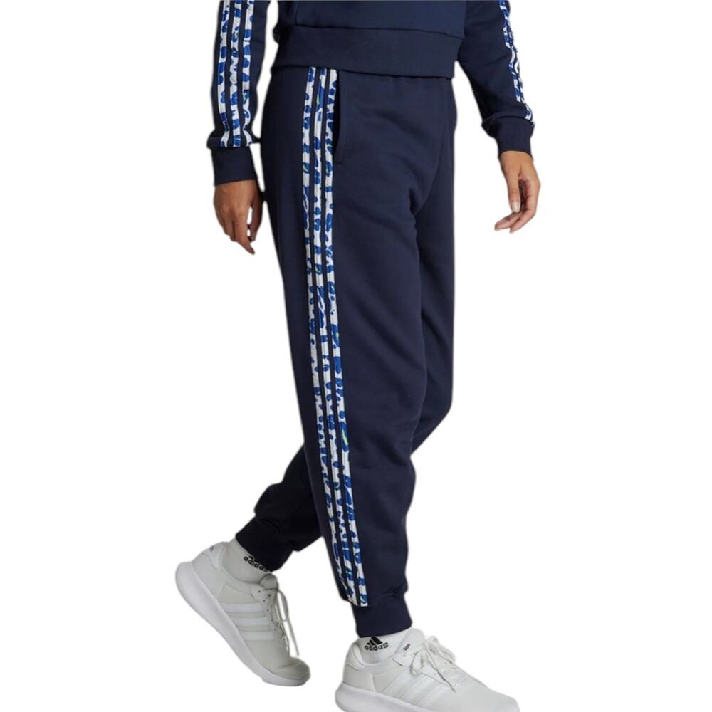 <<Women’s adidas Essentials 3-Stripe Animal Print Blue Pants – Sz S